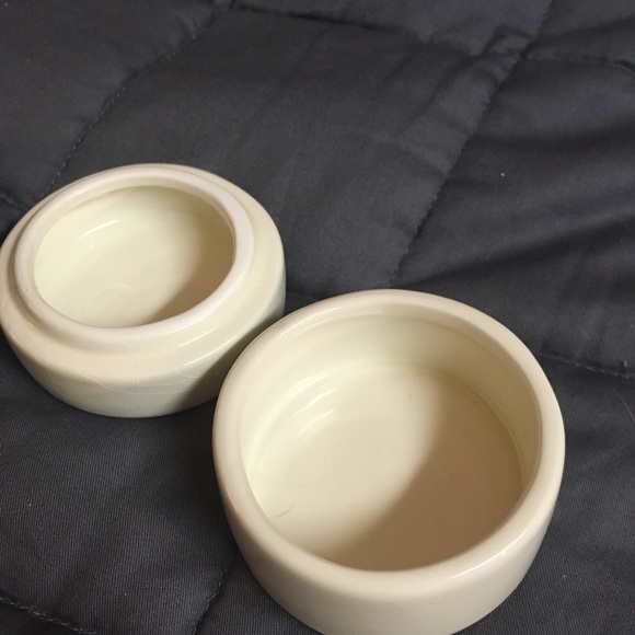 Ceramic Dish w/ lid - Picture 2 of 2